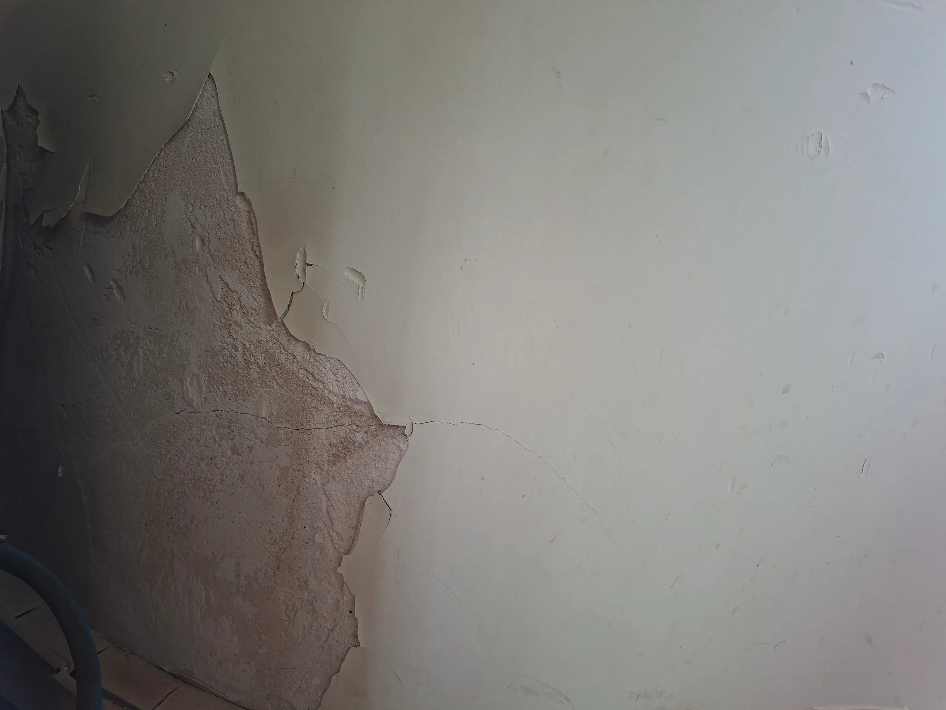Ceiling Crack Repair & Joint Fixing
